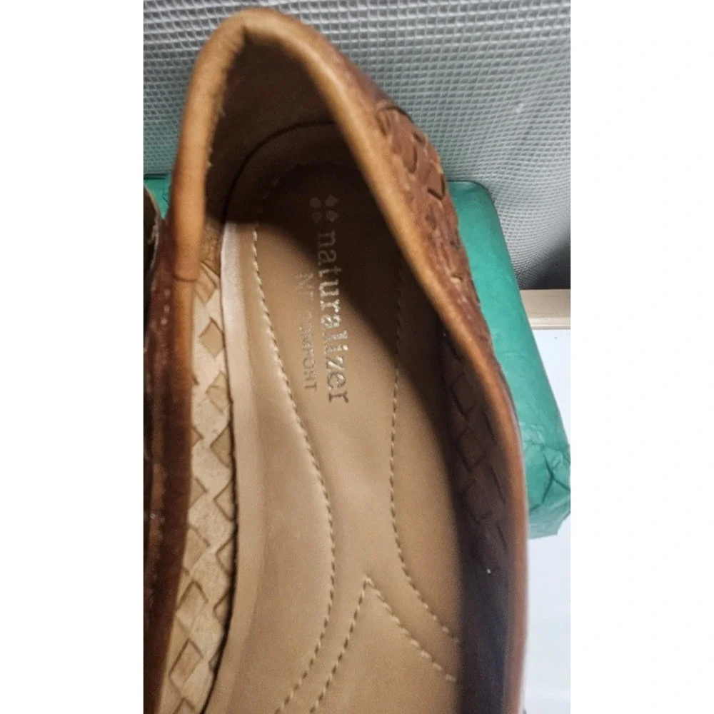 NATURALIZER‎ woven leather brown flats woman Sz 7.5Narrow